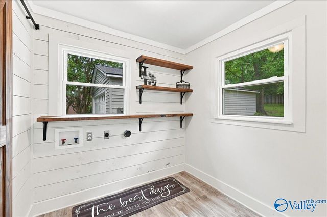 9011 Valley View Drive SE, Huntsville, AL 35802