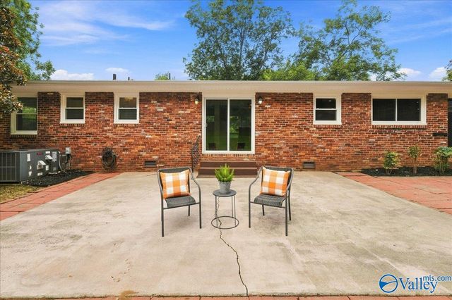 9011 Valley View Drive SE, Huntsville, AL 35802