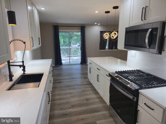 6318 BARRS LN, Lanham, MD 20706