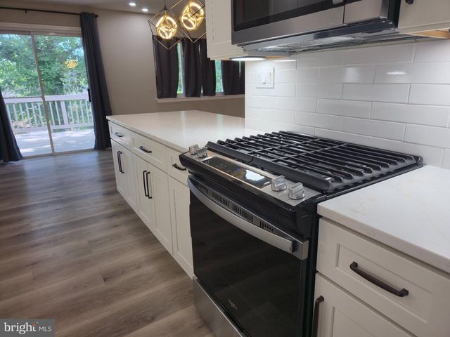 6318 BARRS LN, Lanham, MD 20706