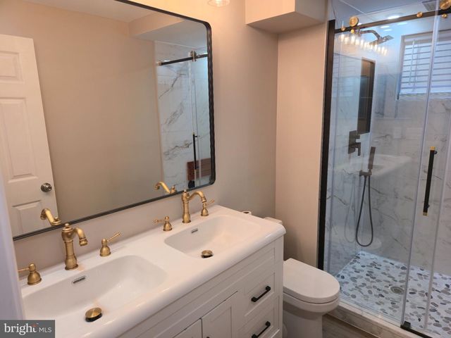 6318 BARRS LN, Lanham, MD 20706