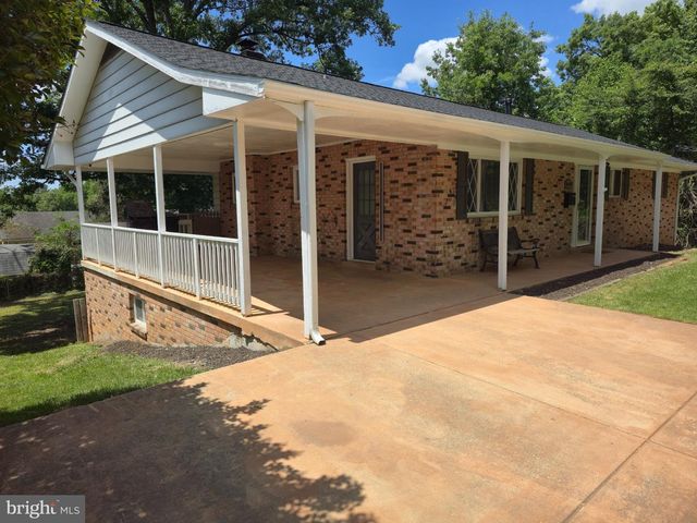 6318 BARRS LN, Lanham, MD 20706