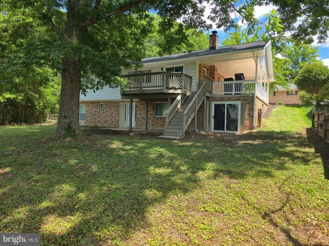 6318 BARRS LN, Lanham, MD 20706
