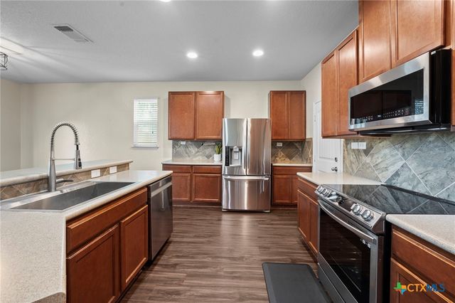 220 Hinge Creek, Cibolo, TX 78108