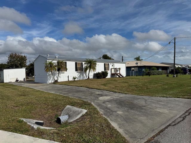2305 SE 31st Street, Okeechobee, FL 34974