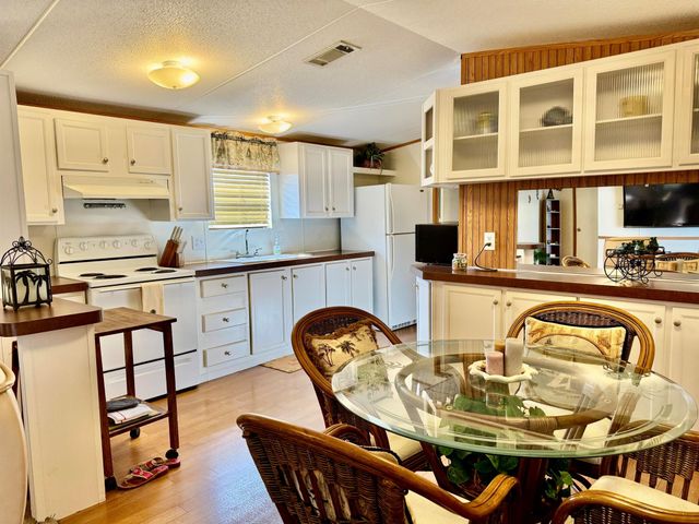 2305 SE 31st Street, Okeechobee, FL 34974