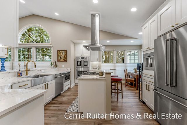 16919 Landing Lane, Ferrysburg City, MI 49456