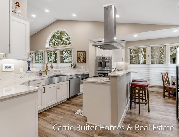 16919 Landing Lane, Ferrysburg City, MI 49456