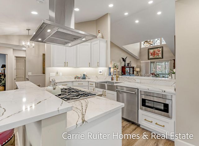 16919 Landing Lane, Ferrysburg City, MI 49456