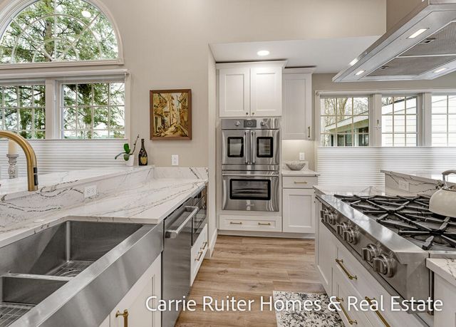 16919 Landing Lane, Ferrysburg City, MI 49456