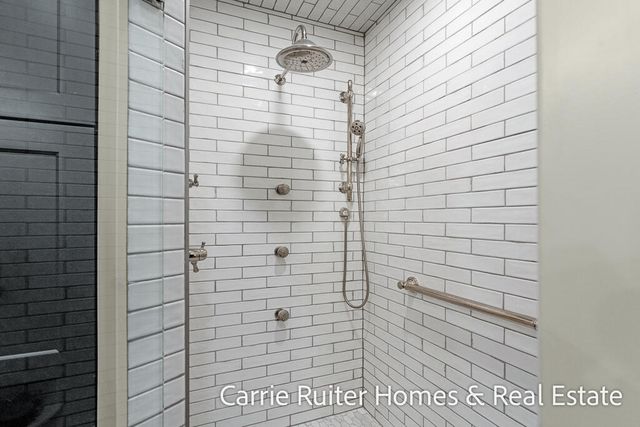 16919 Landing Lane, Ferrysburg City, MI 49456