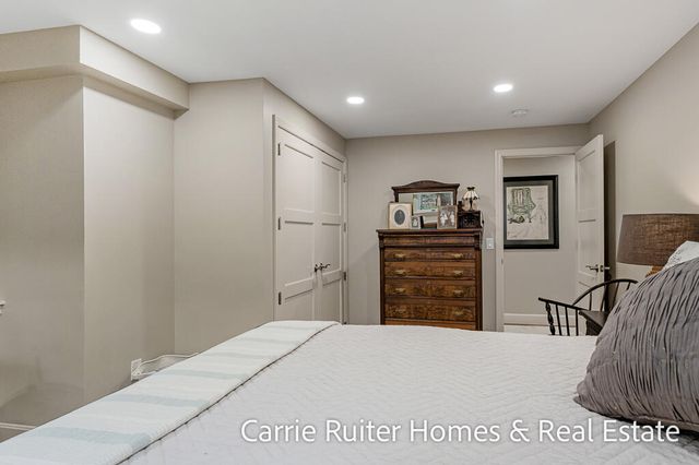 16919 Landing Lane, Ferrysburg City, MI 49456