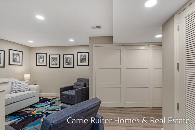 16919 Landing Lane, Ferrysburg City, MI 49456