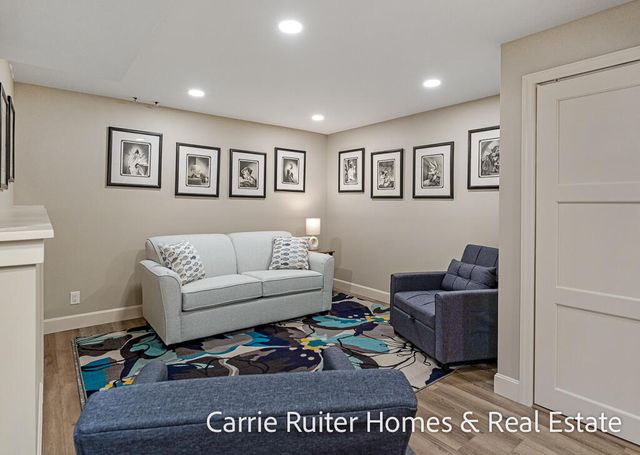 16919 Landing Lane, Ferrysburg City, MI 49456