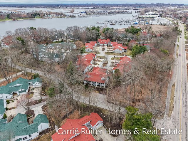 16919 Landing Lane, Ferrysburg City, MI 49456