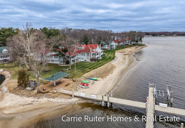 16919 Landing Lane, Ferrysburg City, MI 49456