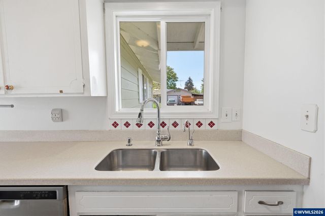645 35th Av SE, Albany, OR 97322