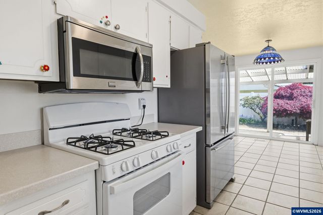 645 35th Av SE, Albany, OR 97322