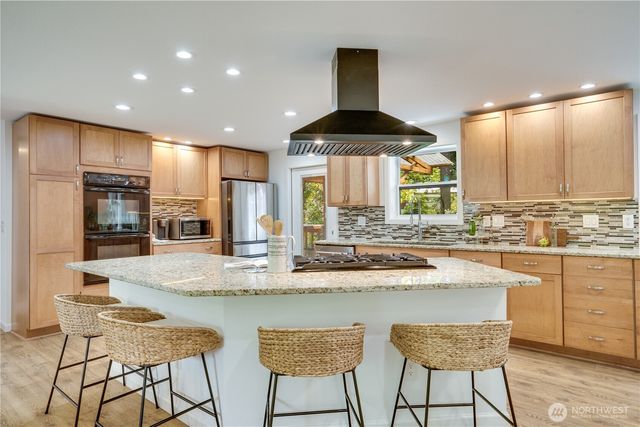 19026 63rd Street E, Lake Tapps, WA 98391