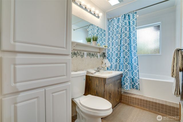 19026 63rd Street E, Lake Tapps, WA 98391