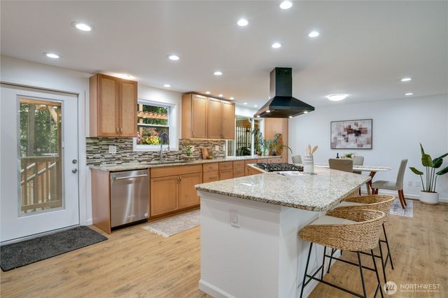 19026 63rd Street E, Lake Tapps, WA 98391