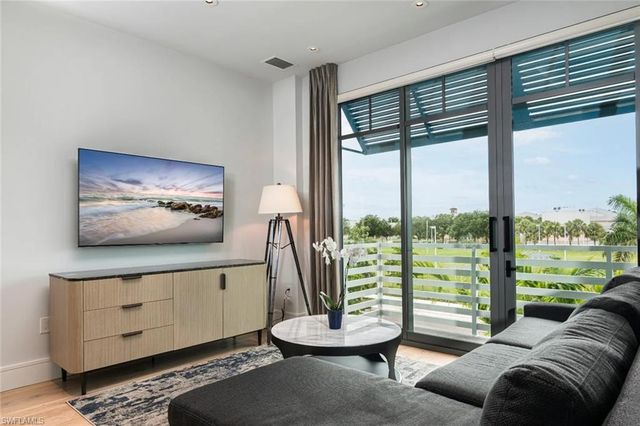 101 8th ST S # 210, Naples, FL 34102