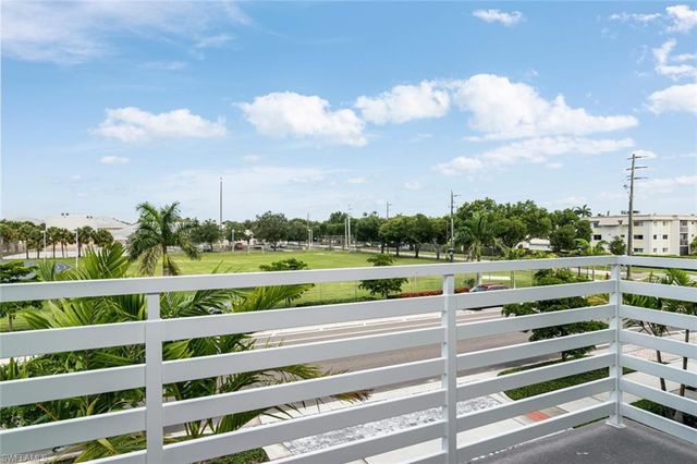 101 8th ST S # 210, Naples, FL 34102