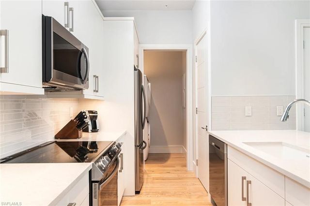 101 8th ST S # 210, Naples, FL 34102