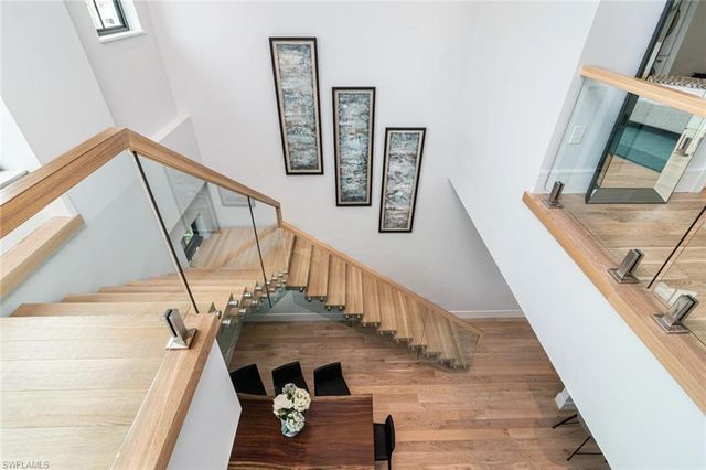 101 8th ST S # 210, Naples, FL 34102