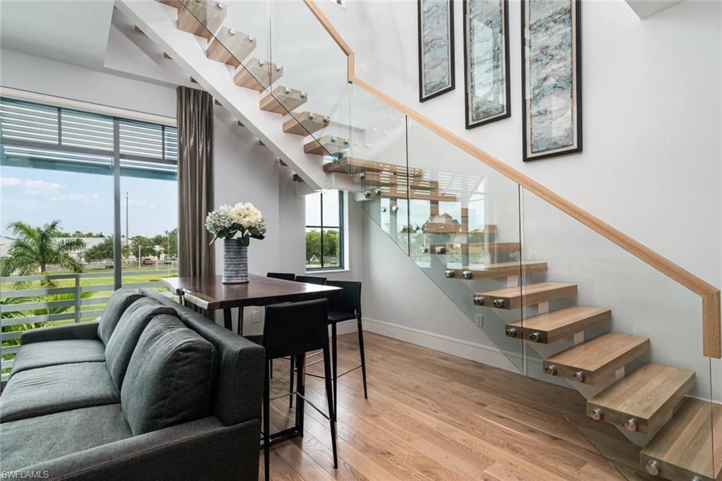 101 8th ST S # 210, Naples, FL 34102