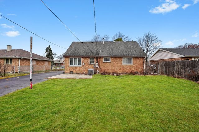 8719 Olympic Drive, Bridgeview, IL 60455