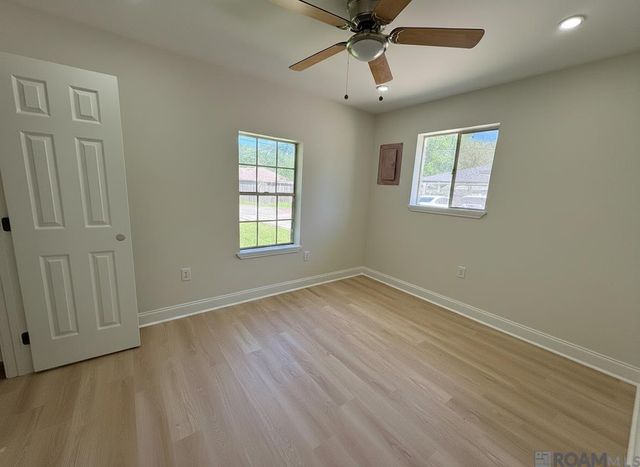 38511 Redmond Dr, Gonzales, LA 70737