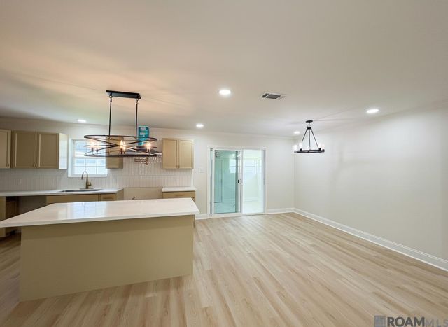 38511 Redmond Dr, Gonzales, LA 70737