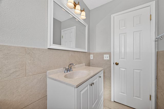 17106 Pecan Acres Drive, Sugar Land, TX 77498