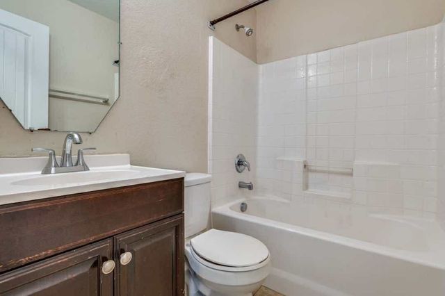 2118 Augusta Street, Lancaster, TX 75146