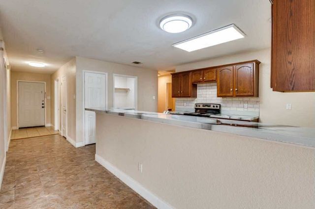 2118 Augusta Street, Lancaster, TX 75146