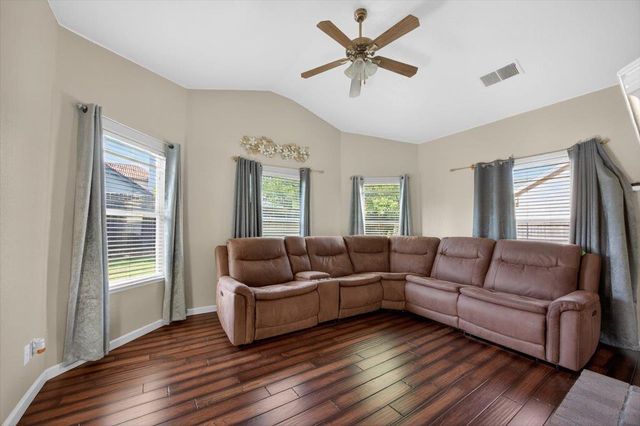 4122 W Fender Avenue, Fresno, CA 93722