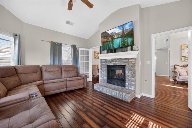 4122 W Fender Avenue, Fresno, CA 93722
