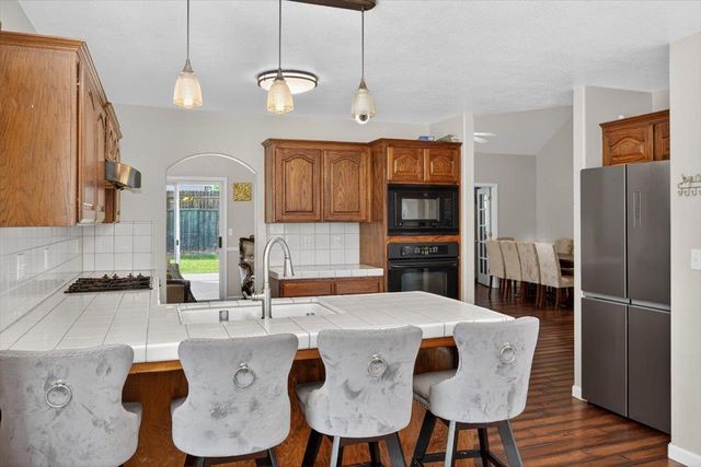 4122 W Fender Avenue, Fresno, CA 93722