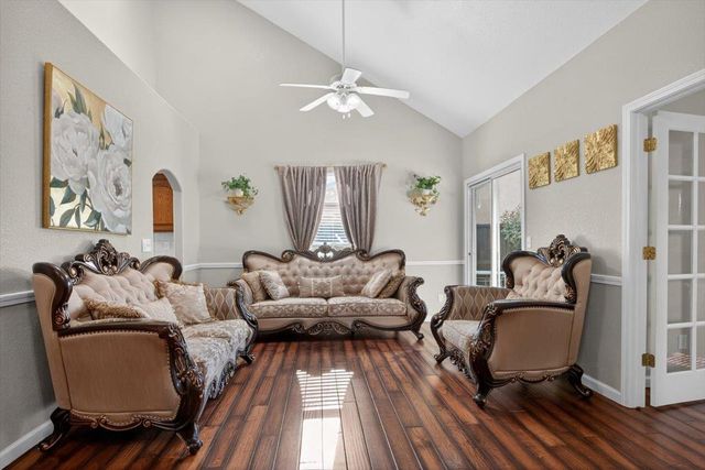 4122 W Fender Avenue, Fresno, CA 93722