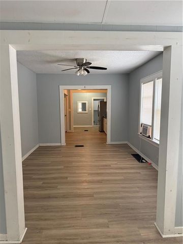 5220 St John Avenue, Kansas City, MO 64123