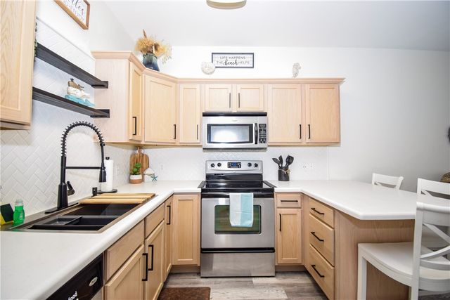 15209 S Padre Island Dr 403, Corpus Christi, TX 78418