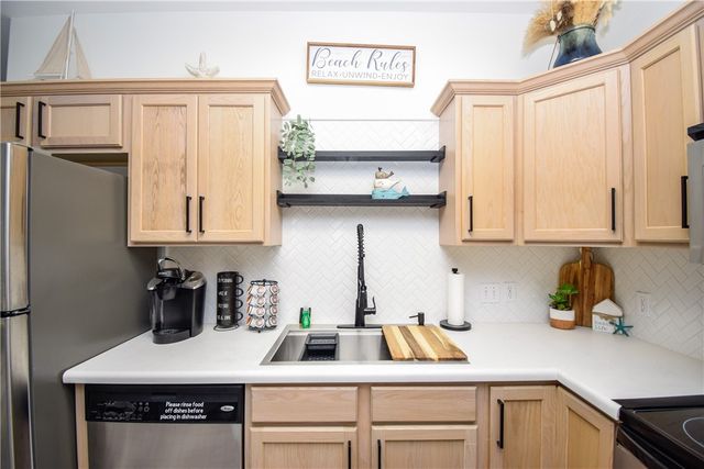 15209 S Padre Island Dr 403, Corpus Christi, TX 78418