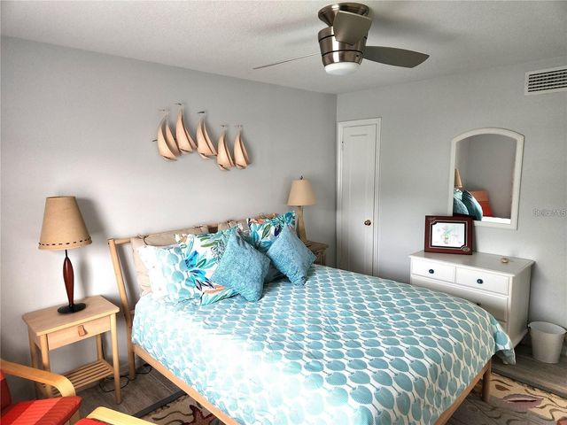 205 POMPANO DRIVE SE B, St Petersburg, FL 33705