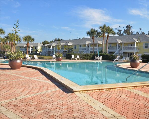 205 POMPANO DRIVE SE B, St Petersburg, FL 33705