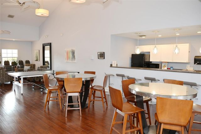 205 POMPANO DRIVE SE B, St Petersburg, FL 33705