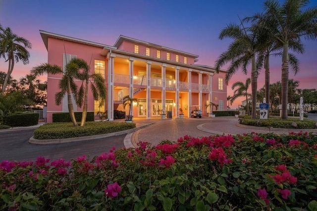 205 POMPANO DRIVE SE B, St Petersburg, FL 33705