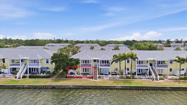 205 POMPANO DRIVE SE B, St Petersburg, FL 33705