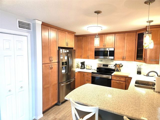 205 POMPANO DRIVE SE B, St Petersburg, FL 33705