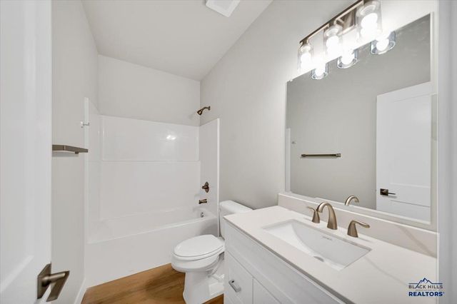 2527 HENNESSY DRIVE, Rapid City, SD 57701